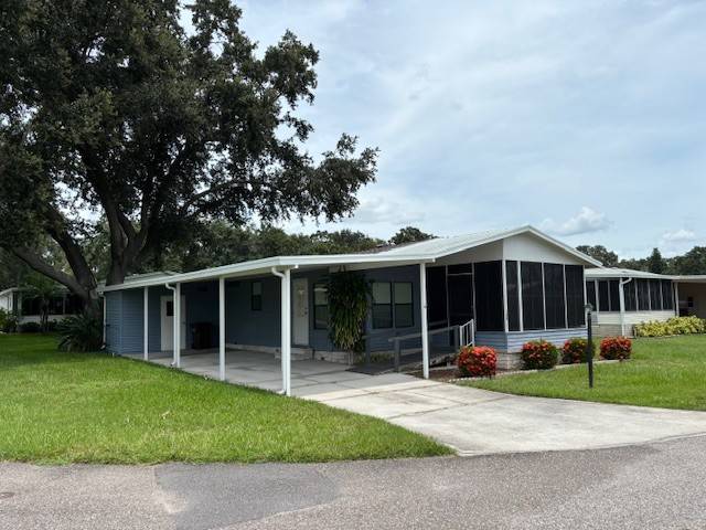 Lake Alfred, FL Mobile Home for Sale located at 159 Winterdale Drive Kings Pointe